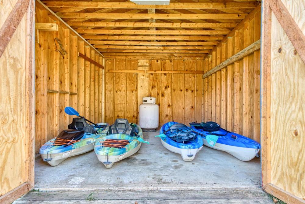 New River Riverfront , Hot Tub & Canoes, Trophy Muskie Fishing , Near VT
